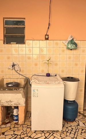 Casa à venda com 300m², 4 quartos e 3 vagas Casa à venda com 300m², 4 quartos e 3 vagasÁrea de Serviço