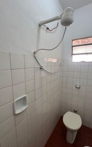 Casa à venda com 300m², 4 quartos e 3 vagas Casa à venda com 300m², 4 quartos e 3 vagasBanheiro