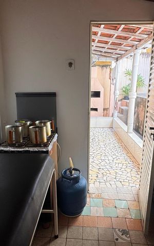 Casa à venda com 300m², 4 quartos e 3 vagas Casa à venda com 300m², 4 quartos e 3 vagasQuarto de Serviço