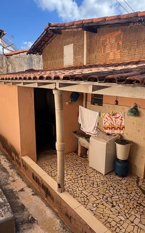 Casa à venda com 300m², 4 quartos e 3 vagas Casa à venda com 300m², 4 quartos e 3 vagasFundos