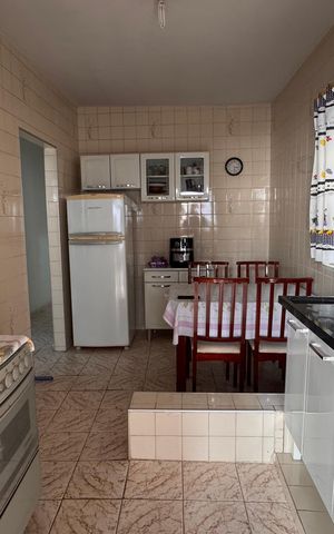 Casa à venda com 300m², 4 quartos e 3 vagas Casa à venda com 300m², 4 quartos e 3 vagasCozinha