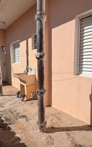Casa à venda com 300m², 4 quartos e 3 vagas Casa à venda com 300m², 4 quartos e 3 vagasFachada casa 2