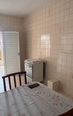Casa à venda com 300m², 4 quartos e 3 vagas Casa à venda com 300m², 4 quartos e 3 vagasCozinha
