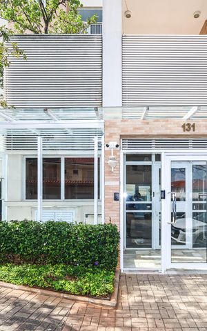 Apartamento à venda com 122m², 3 quartos e 2 vagas Apartamento à venda com 122m², 3 quartos e 2 vagasFachada