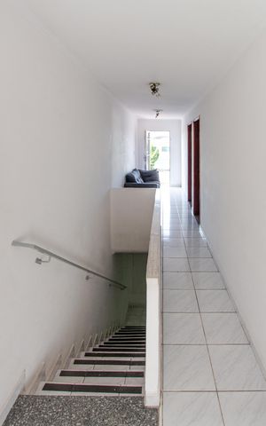 Casa à venda com 209m², 3 quartos e 2 vagas Casa à venda com 209m², 3 quartos e 2 vagasCorredor