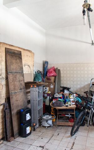 Casa à venda com 209m², 3 quartos e 2 vagas Casa à venda com 209m², 3 quartos e 2 vagasGaragem