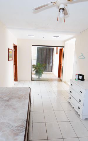 Casa para alugar com 120m², 2 quartos e 1 vaga Casa para alugar com 120m², 2 quartos e 1 vagaSala de TV