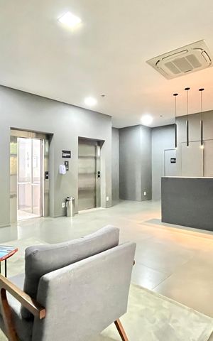 Studio à venda com 27m², 1 quarto e sem vaga Studio à venda com 27m², 1 quarto e sem vagaHall social