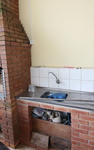 Casa à venda com 111m², 3 quartos e 6 vagasChurrasqueira
