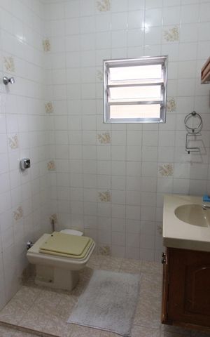 Casa à venda com 111m², 3 quartos e 6 vagasBanheiro 1