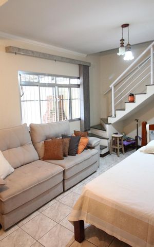 Casa à venda com 111m², 3 quartos e 6 vagasSala