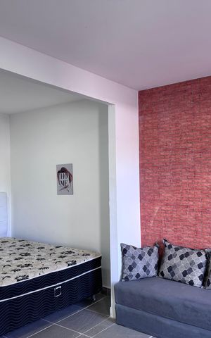 Casa de condomínio para alugar com 30m², 1 quarto e 1 vaga Casa de condomínio para alugar com 30m², 1 quarto e 1 vagaSala/Quarto