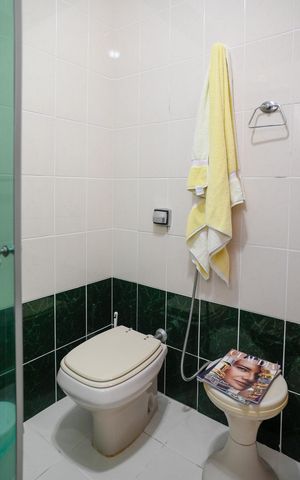 Casa à venda com 250m², 3 quartos e 2 vagas Casa à venda com 250m², 3 quartos e 2 vagasBanheiro Suíte