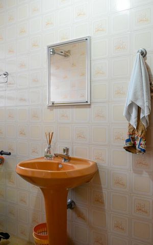 Casa à venda com 250m², 3 quartos e 2 vagas Casa à venda com 250m², 3 quartos e 2 vagasEdícula - Banheiro