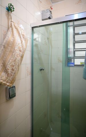 Casa à venda com 250m², 3 quartos e 2 vagas Casa à venda com 250m², 3 quartos e 2 vagasBanheiro de Serviço