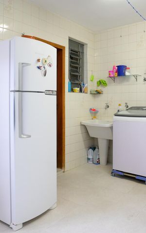 Casa à venda com 250m², 3 quartos e 2 vagas Casa à venda com 250m², 3 quartos e 2 vagasÁrea de Serviço
