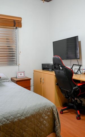 Casa à venda com 250m², 3 quartos e 2 vagas Casa à venda com 250m², 3 quartos e 2 vagasQuarto 1