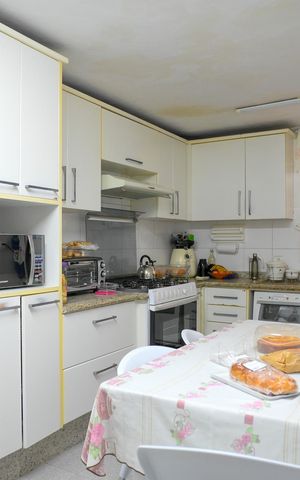 Casa à venda com 250m², 3 quartos e 2 vagas Casa à venda com 250m², 3 quartos e 2 vagasCozinha