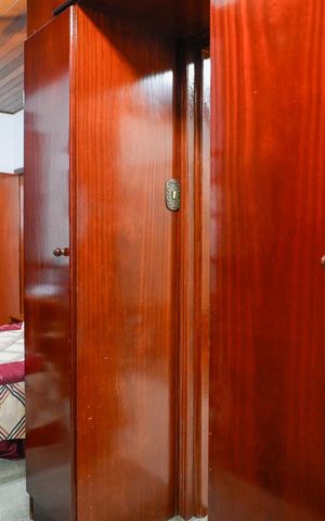Casa à venda com 250m², 3 quartos e 2 vagas Casa à venda com 250m², 3 quartos e 2 vagasSuíte