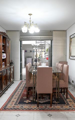 Casa à venda com 250m², 3 quartos e 2 vagas Casa à venda com 250m², 3 quartos e 2 vagasSala de Jantar