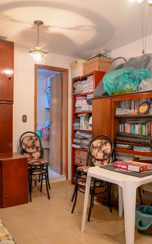 Casa à venda com 250m², 3 quartos e 2 vagas Casa à venda com 250m², 3 quartos e 2 vagasEdícula - Quarto