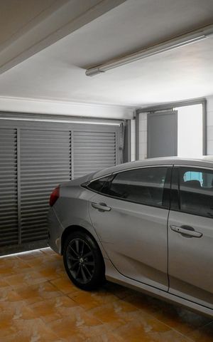 Casa à venda com 250m², 3 quartos e 2 vagas Casa à venda com 250m², 3 quartos e 2 vagasGaragem