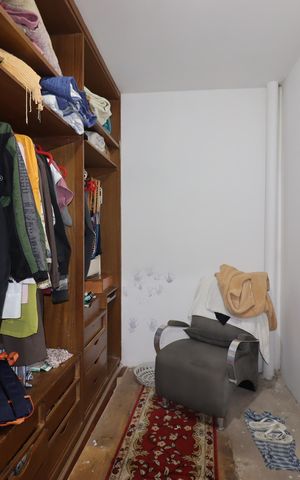 Casa à venda com 328m², 4 quartos e 4 vagasCloset da Suíte 4