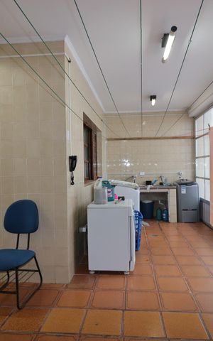 Casa à venda com 328m², 4 quartos e 4 vagasÁrea de Serviço