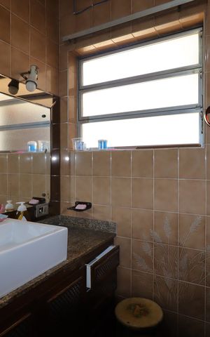 Casa à venda com 328m², 4 quartos e 4 vagasBanheiro da Suíte 3