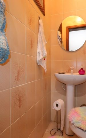 Casa à venda com 328m², 4 quartos e 4 vagasLavabo