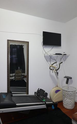 Casa à venda com 328m², 4 quartos e 4 vagasSuíte 2