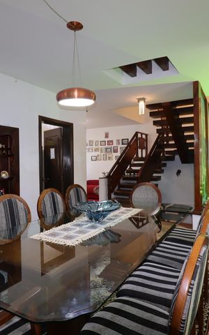 Casa à venda com 328m², 4 quartos e 4 vagasSala de Jantar