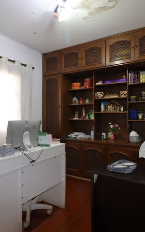 Casa à venda com 328m², 4 quartos e 4 vagasSuíte 1