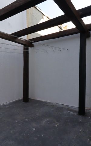 Casa à venda com 328m², 4 quartos e 4 vagasVaranda da Sala de TV 2