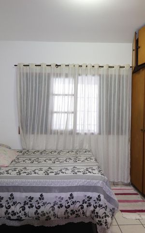 Casa à venda com 328m², 4 quartos e 4 vagasQuarto de Serviço
