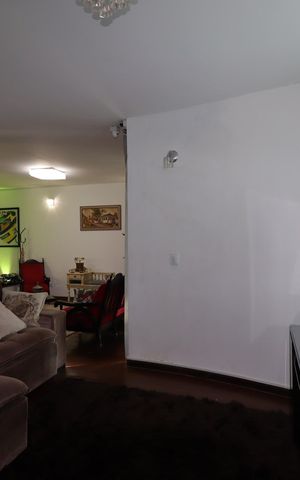 Casa à venda com 328m², 4 quartos e 4 vagasSala de TV 1