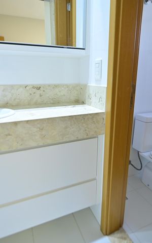 Apartamento à venda com 98m², 2 quartos e 2 vagas Apartamento à venda com 98m², 2 quartos e 2 vagasBanheiro da Suíte 1