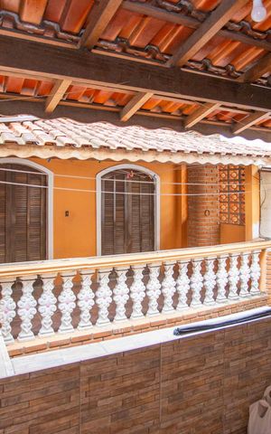 Casa para alugar com 350m², 3 quartos e 1 vagaÁrea de Serviço/Varanda