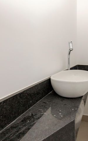 Casa à venda com 211m², 4 quartos e 2 vagas Casa à venda com 211m², 4 quartos e 2 vagasLavabo