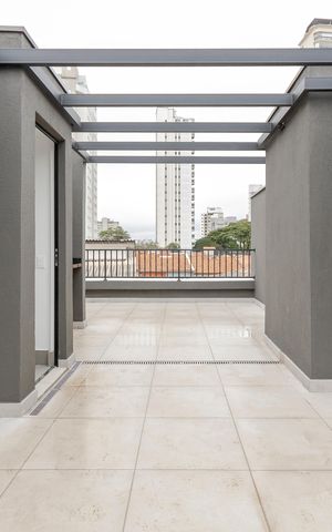 Casa à venda com 211m², 4 quartos e 2 vagas Casa à venda com 211m², 4 quartos e 2 vagasTerraço