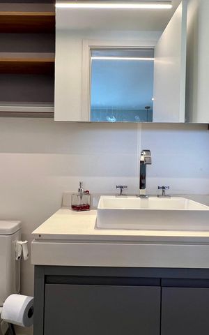 Apartamento à venda com 71m², 1 quarto e 1 vaga Apartamento à venda com 71m², 1 quarto e 1 vagaBanheiro da Suíte