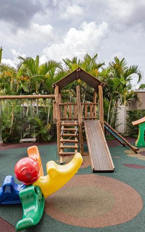 Apartamento à venda com 63m², 2 quartos e 2 vagas Apartamento à venda com 63m², 2 quartos e 2 vagasÁrea comum - Playground