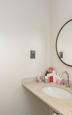 Apartamento à venda com 63m², 2 quartos e 2 vagasBanheiro da Suíte 2