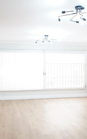 Casa à venda com 252m², 1 quarto e 2 vagasSala
