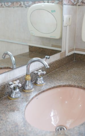Casa à venda com 252m², 1 quarto e 2 vagasBanheiro do Quarto 2