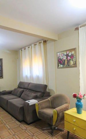 Casa à venda com 239m², 4 quartos e 4 vagas Casa à venda com 239m², 4 quartos e 4 vagasSala 1