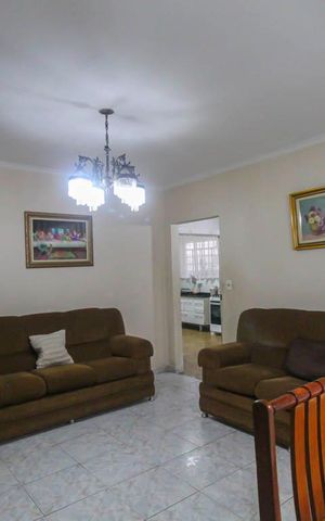 Casa à venda com 239m², 4 quartos e 4 vagas Casa à venda com 239m², 4 quartos e 4 vagasSala casa 2
