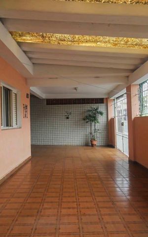 Casa à venda com 239m², 4 quartos e 4 vagas Casa à venda com 239m², 4 quartos e 4 vagasGaragem