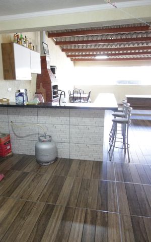 Casa à venda com 266m², 3 quartos e 1 vagaÁrea de Serviço