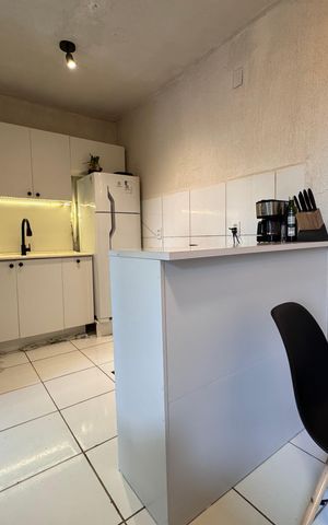 Apartamento à venda com 48m², 2 quartos e 1 vaga Apartamento à venda com 48m², 2 quartos e 1 vagaCozinha e Área de Serviço